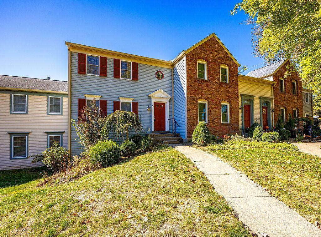 40 Charleston Drive - Photo 1