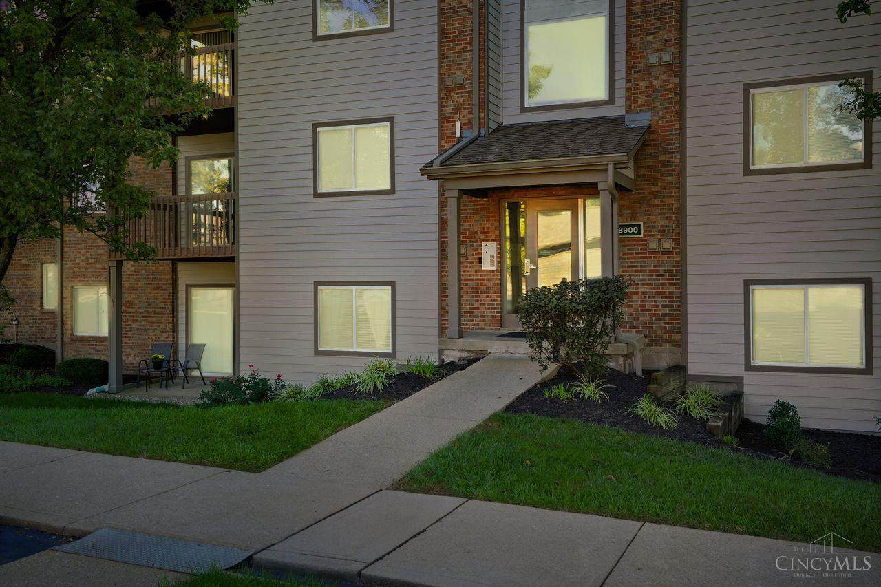 8900 Eagleview Drive - Photo 1