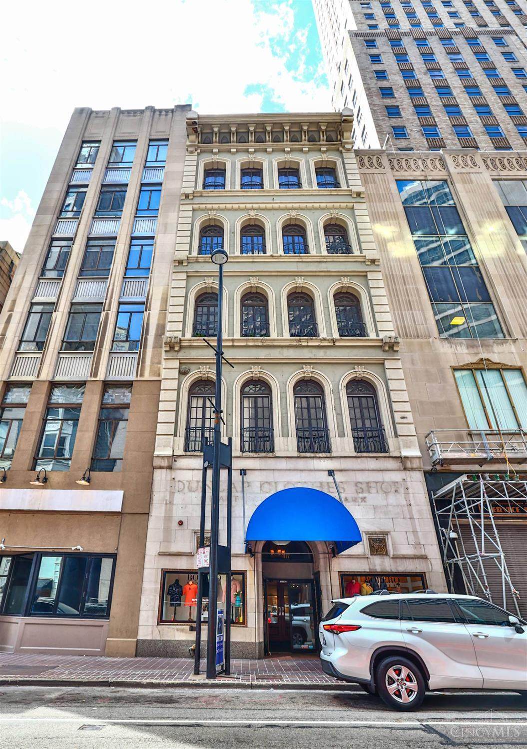 417 Vine Street - Photo 1