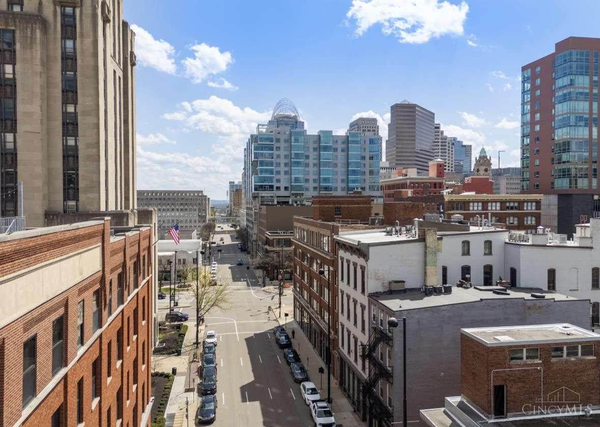 813 Broadway Street - Photo 1