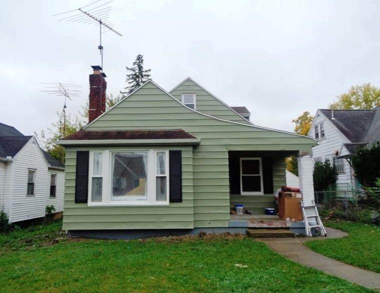 144 Niagara Avenue - Photo 1
