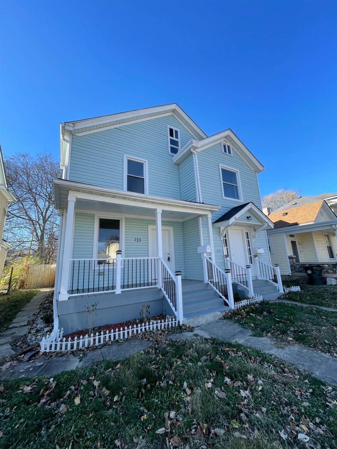 723 Ross Ave - Photo 1