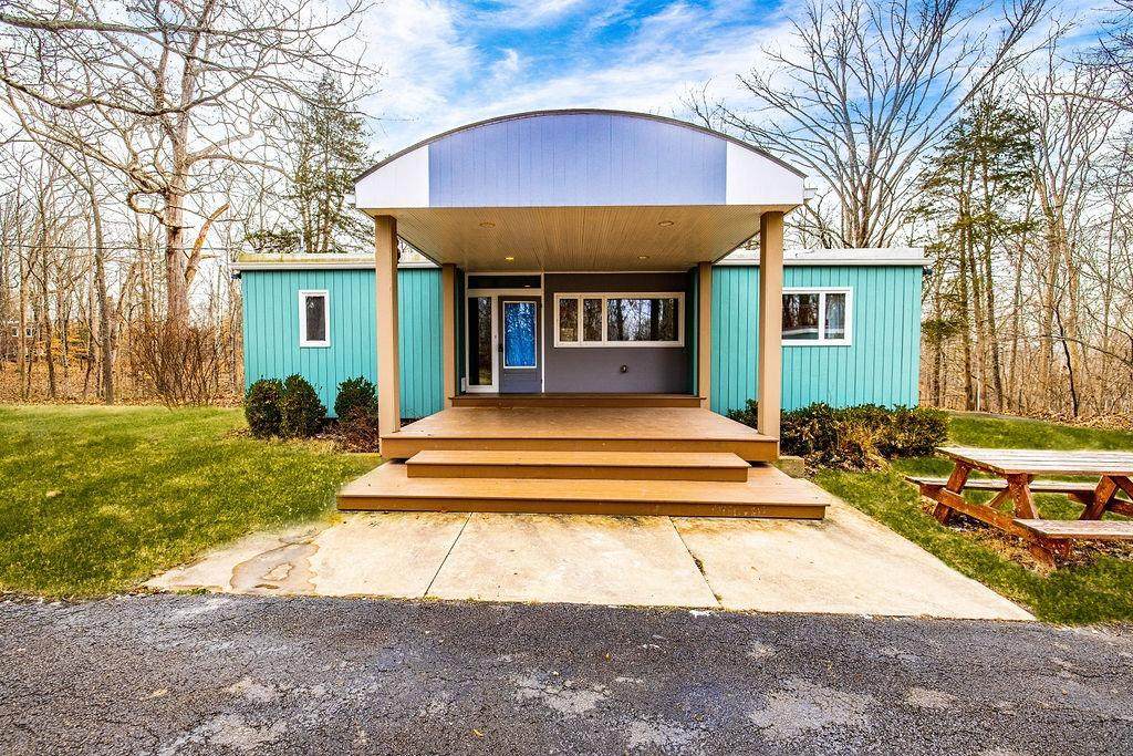205 Springwood Drive - Photo 1