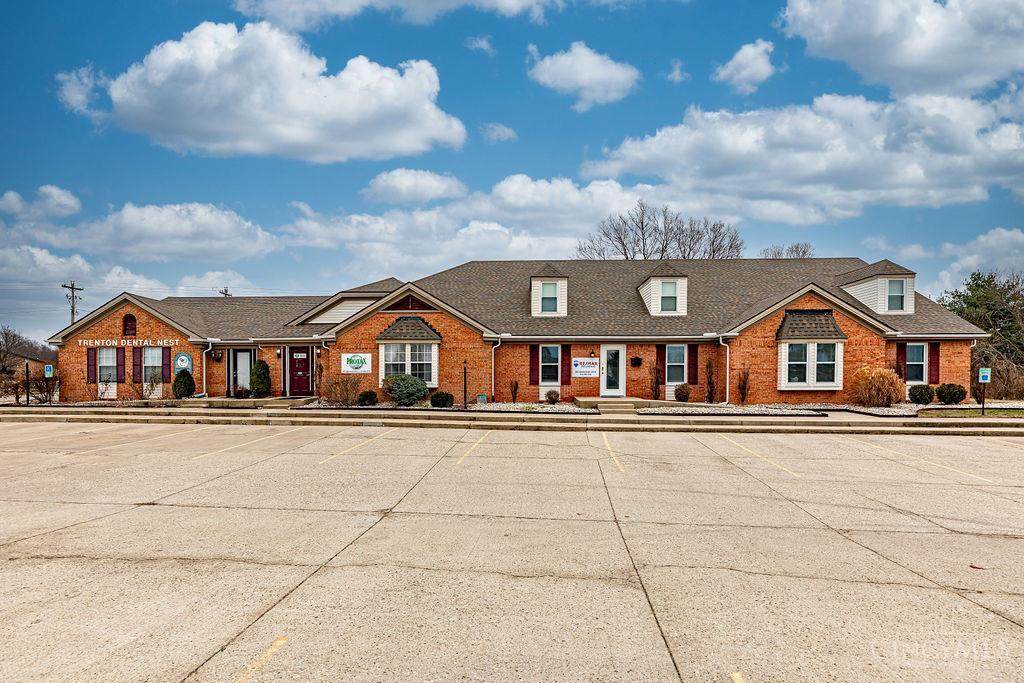 304 Edgewood Drive - Photo 1