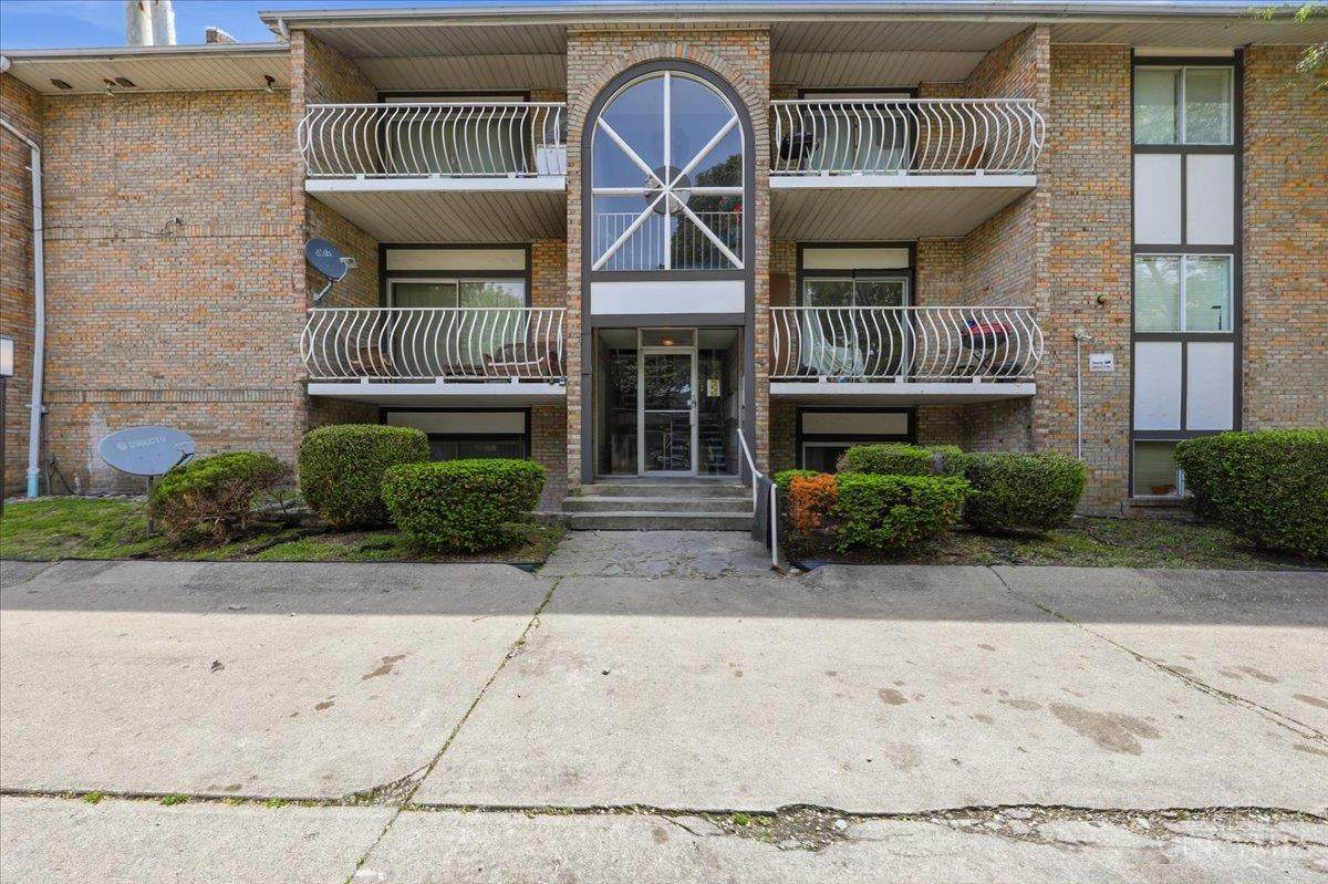 2435 Montana Avenue - Photo 1