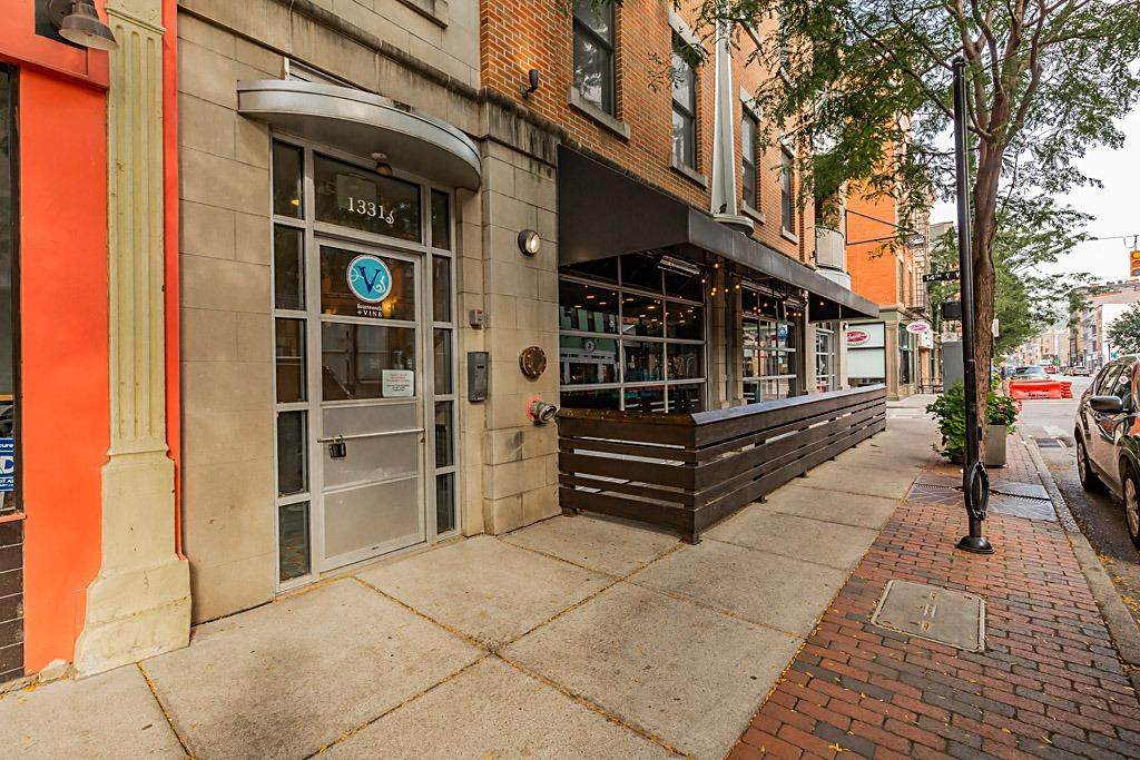 1331 Vine Street - Photo 1