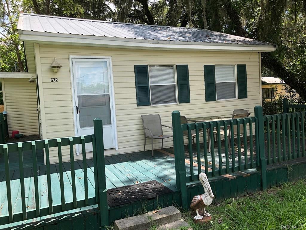 572 40 Highway - Photo 1