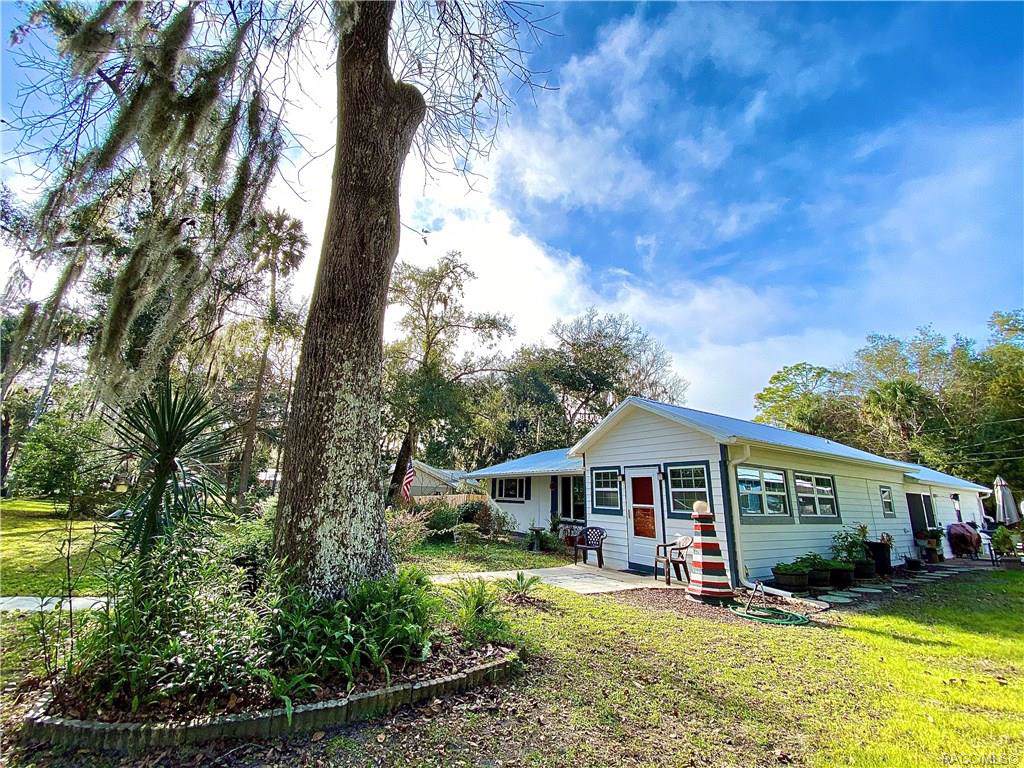 5212 Riverside Drive - Photo 1
