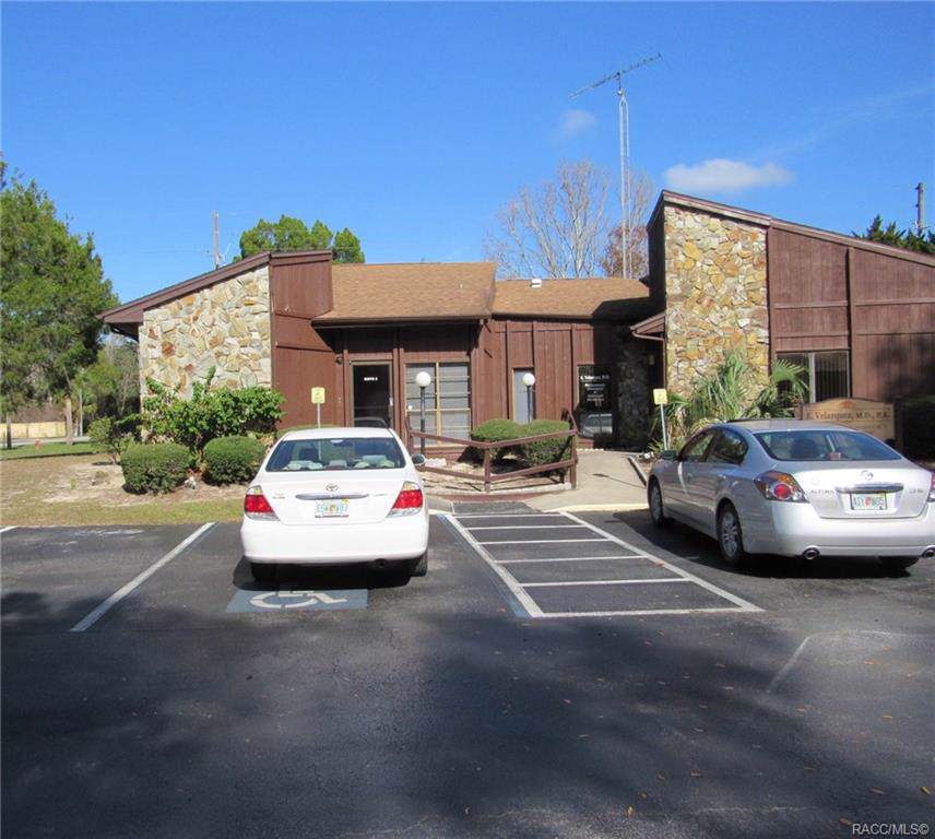 700 5th Terrace - Photo 1