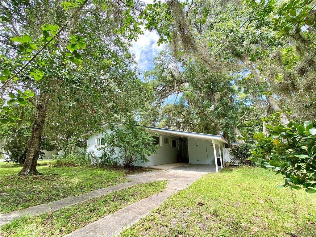 18 Hickory Avenue - Photo 1