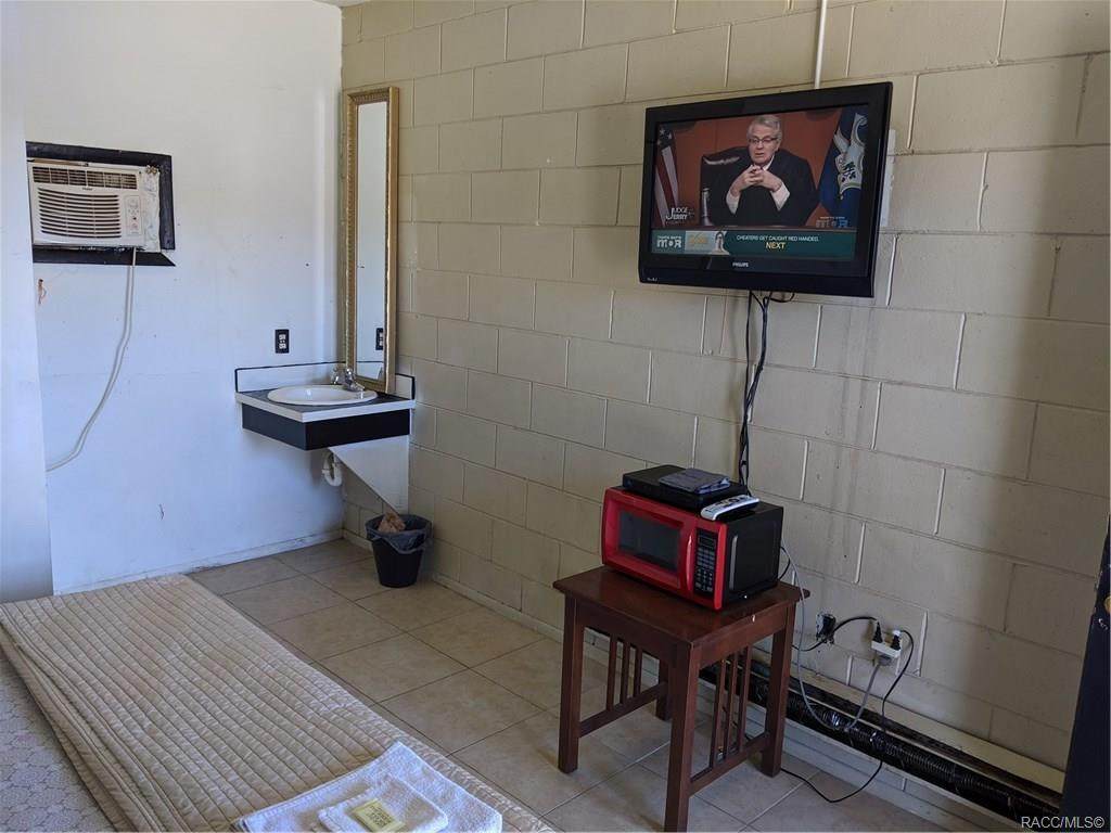 4891 Suncoast Boulevard - Photo 1