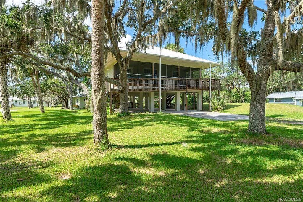 2050 Hunt Point - Photo 1