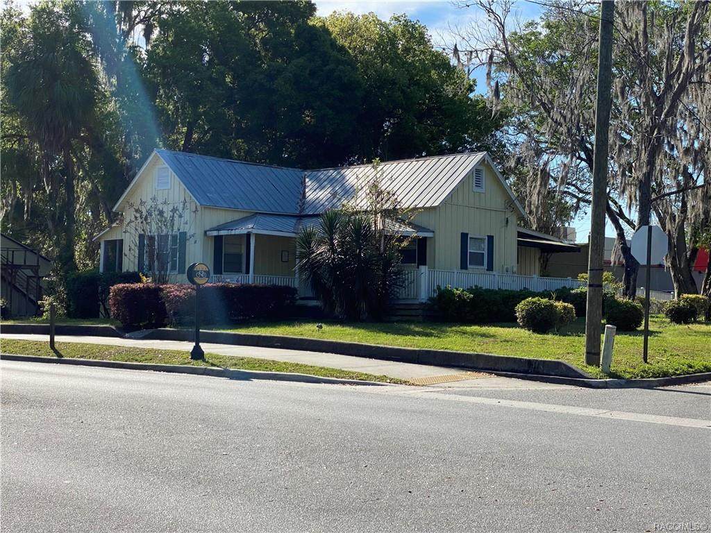 415 Tompkins Street - Photo 1