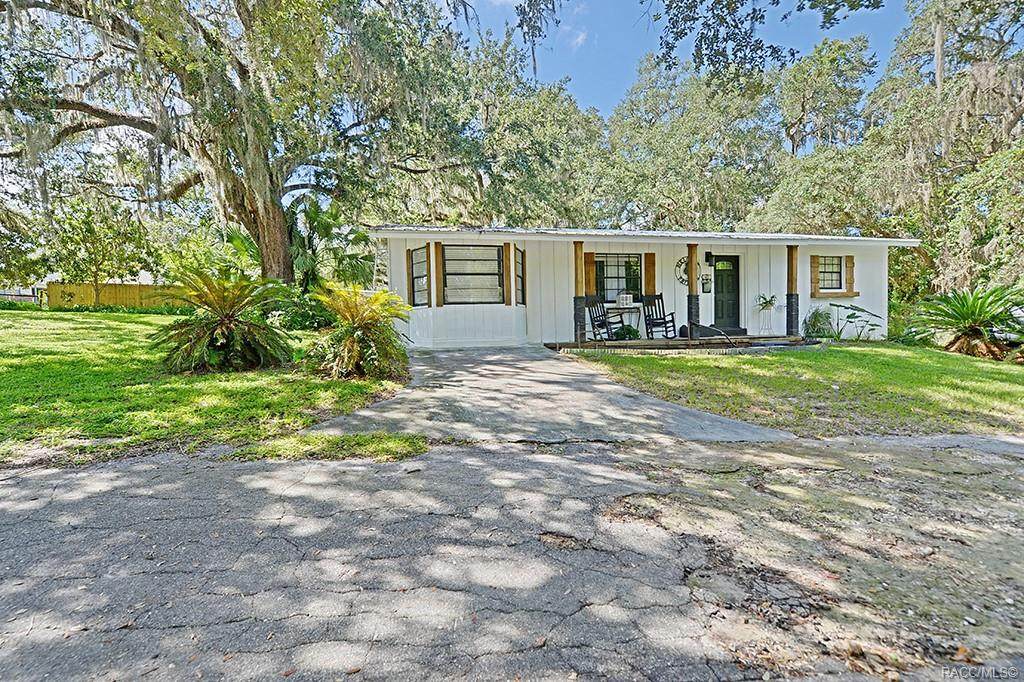 65 Sheltering Oaks Drive - Photo 1