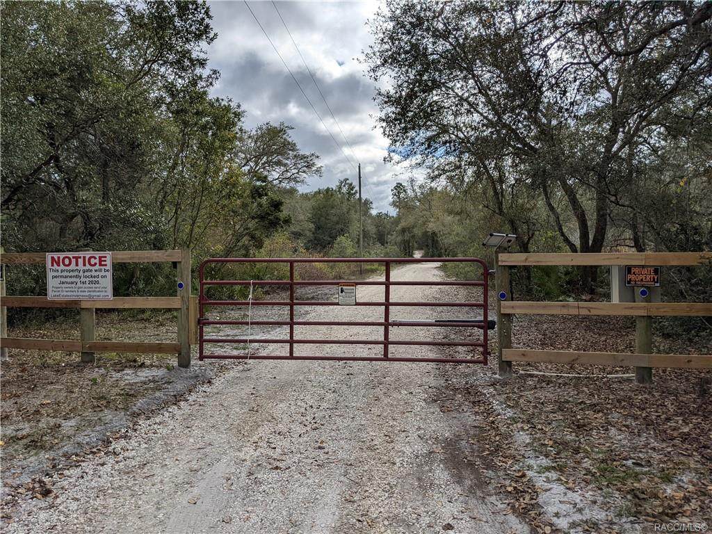 3742 Pelican Avenue - Photo 1
