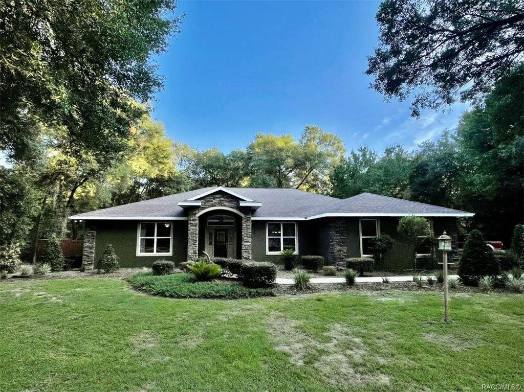 1382 Oriole Court - Photo 1