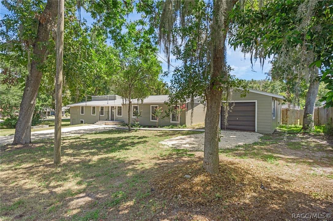 809 Honey Way - Photo 1