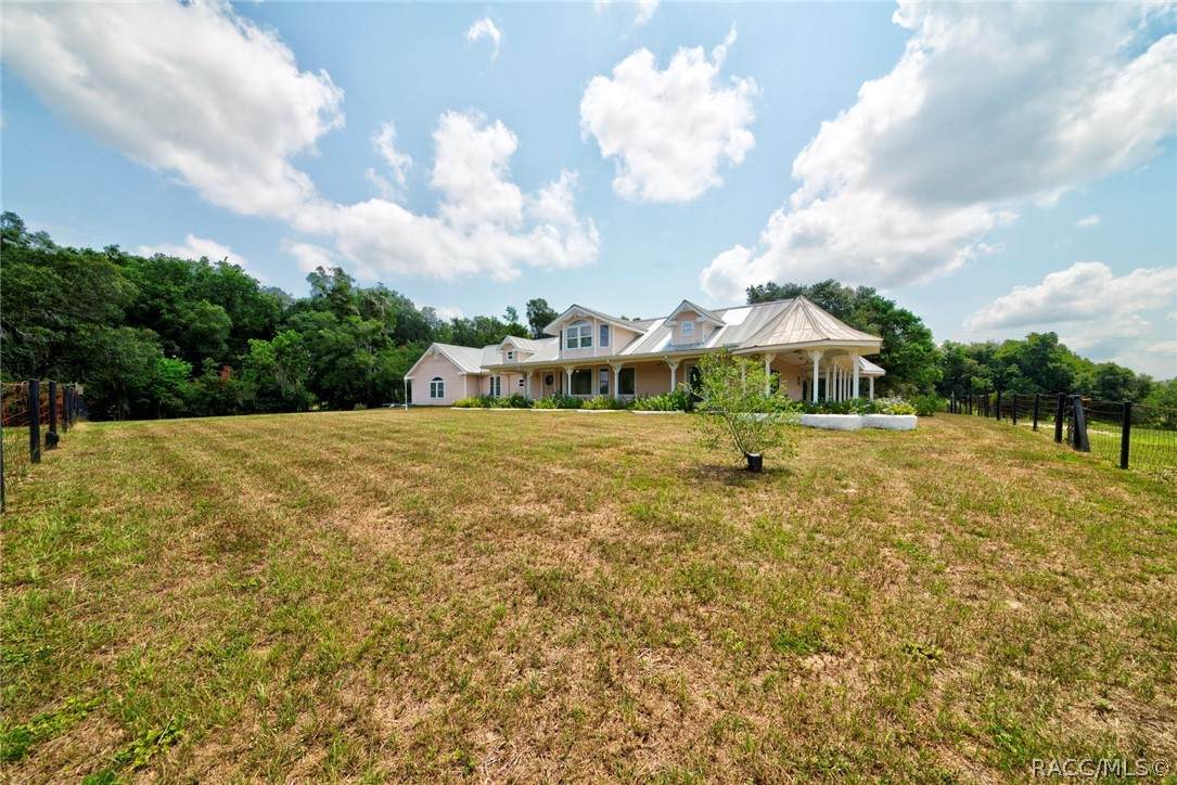 10015 Florida Avenue - Photo 1