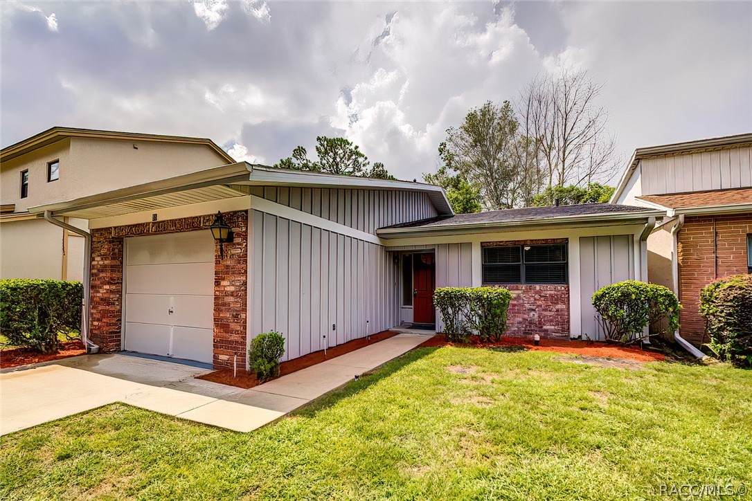 55 Chinaberry Circle - Photo 1