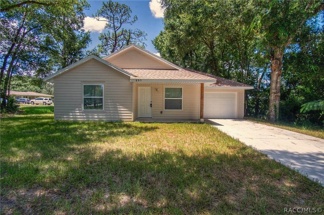 805 Newton Avenue - Photo 1