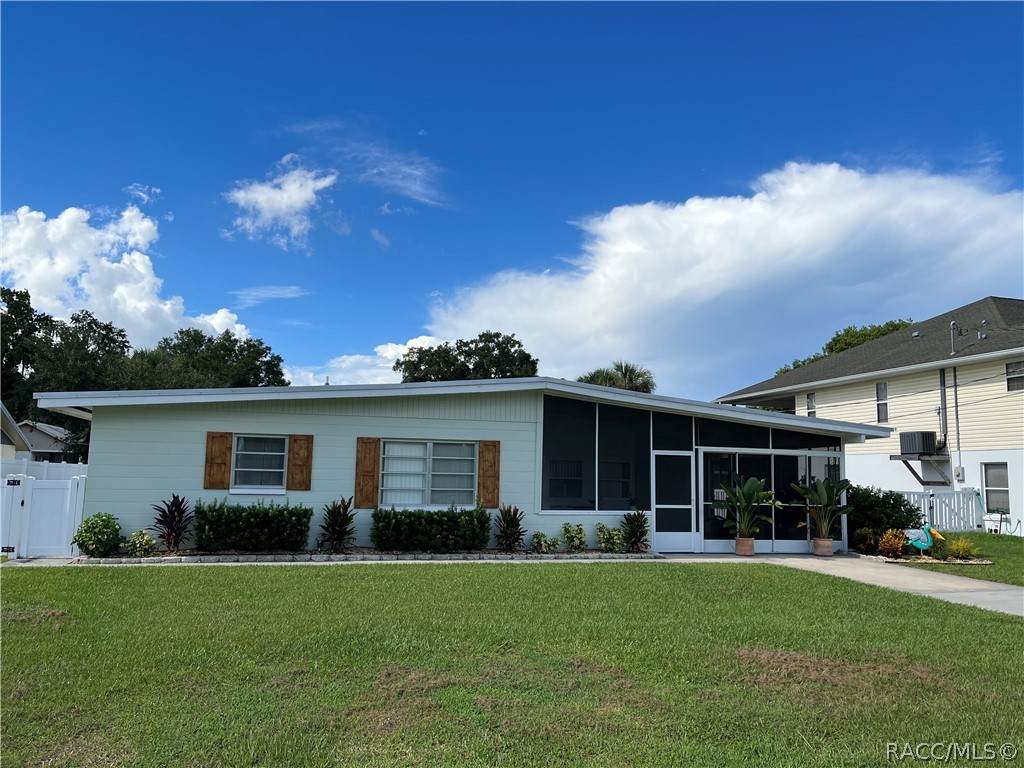 1920 18th Street - Photo 1
