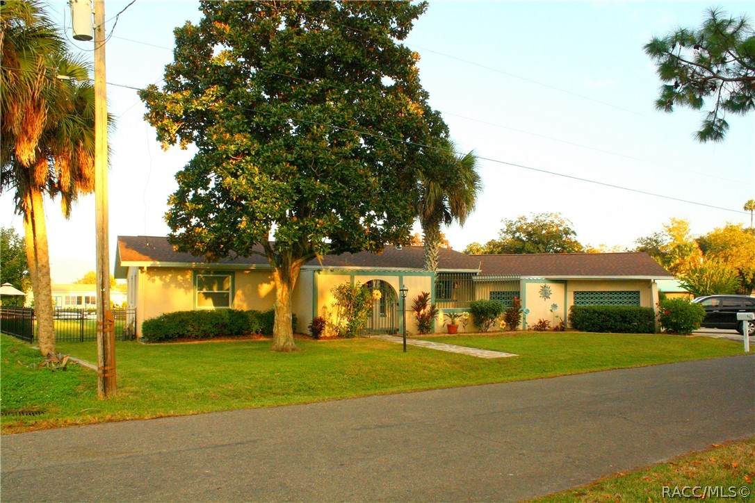 2171 Watersedge Drive - Photo 1