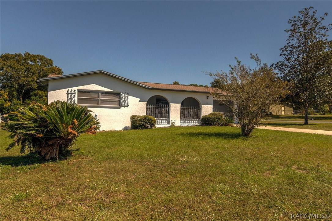 53 Regina Boulevard - Photo 1