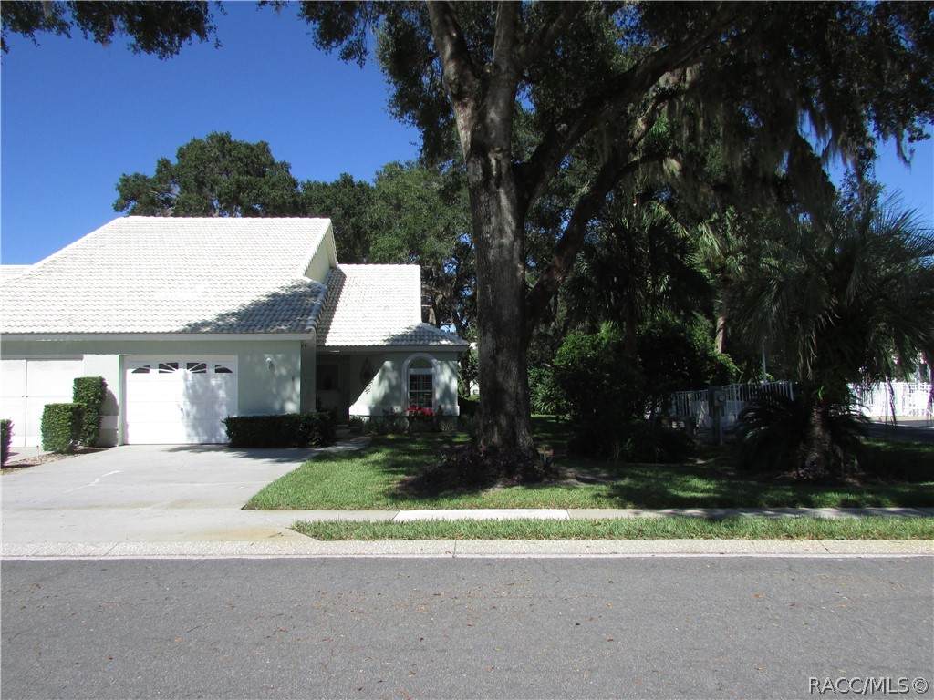 802 Windermere Boulevard - Photo 1
