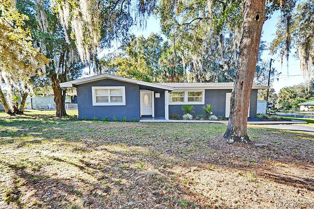 8630 Devonshire Road - Photo 1