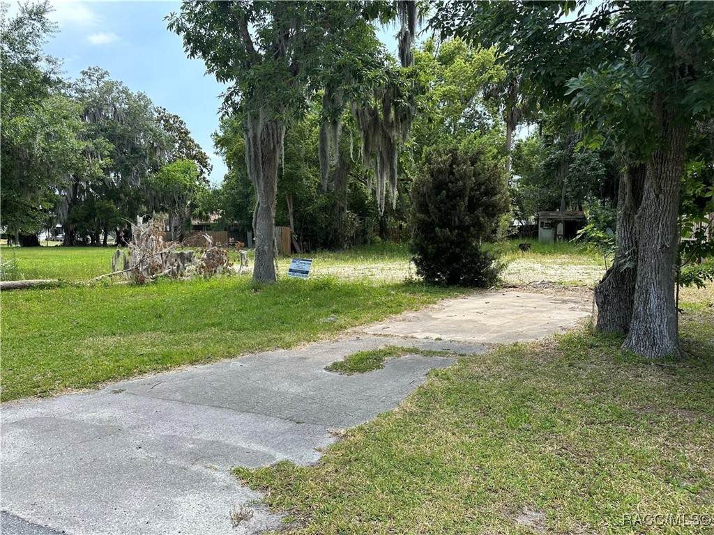 563 8th Avenue - Photo 1