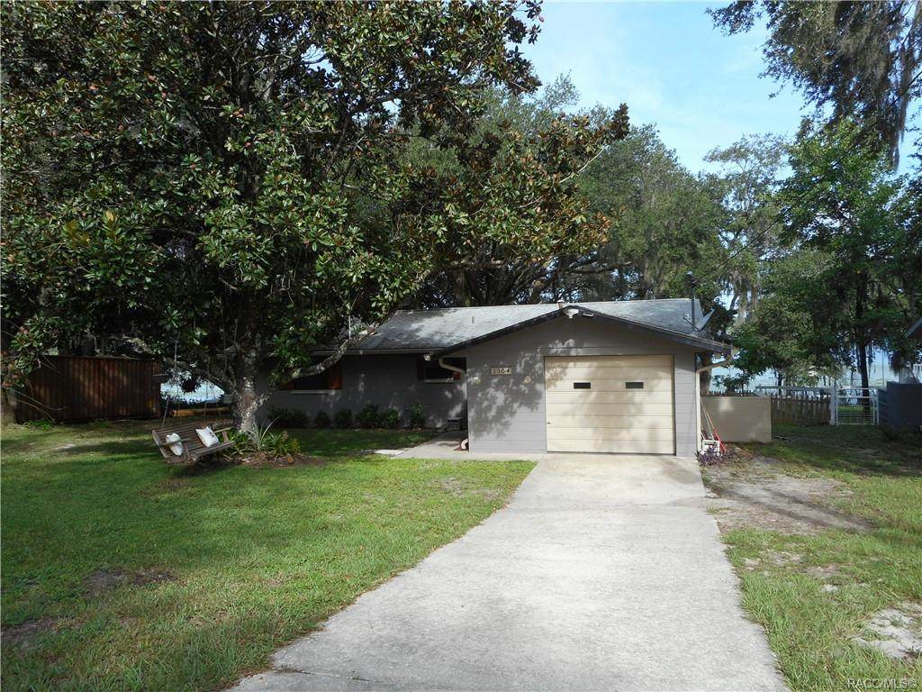 1304 Shorewood Drive - Photo 1