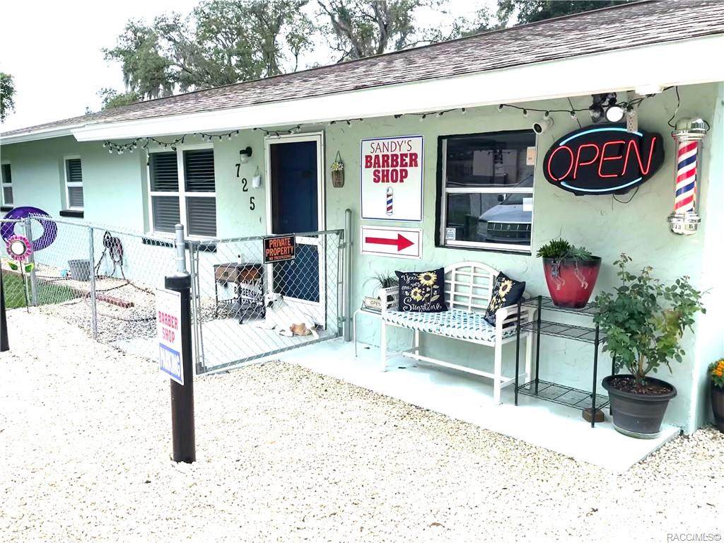 725 9th Circle - Photo 1