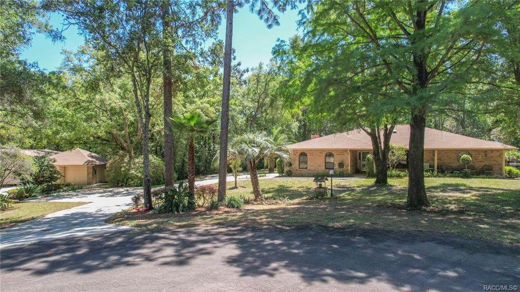 415 Barbara Point - Photo 1