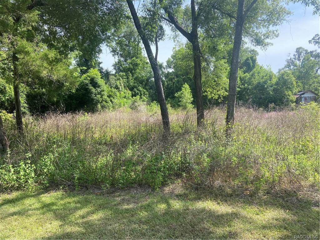 792 Victoria Lane - Photo 1