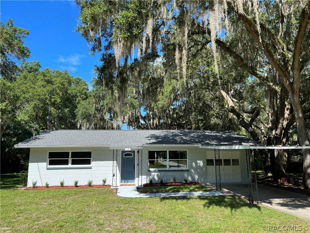 1136 Shorewood Drive - Photo 1