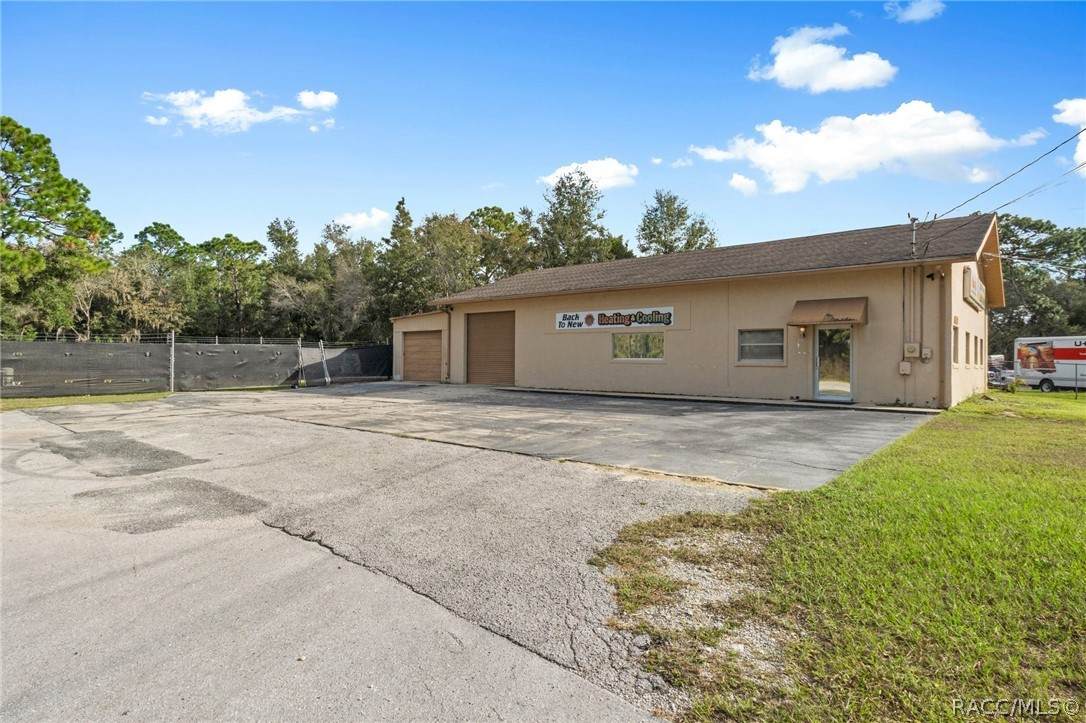 6421 Homosassa Trail - Photo 1