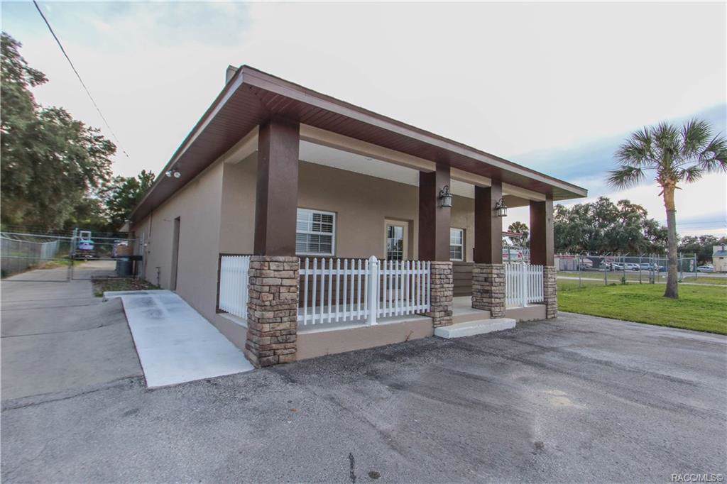 693 8th Terrace - Photo 1