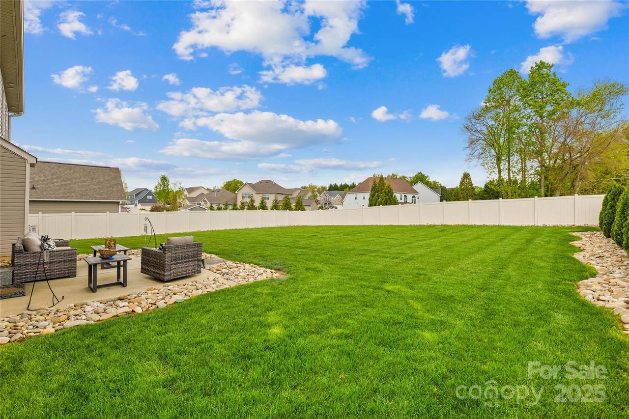 963 Brookdale Lane - Photo 1