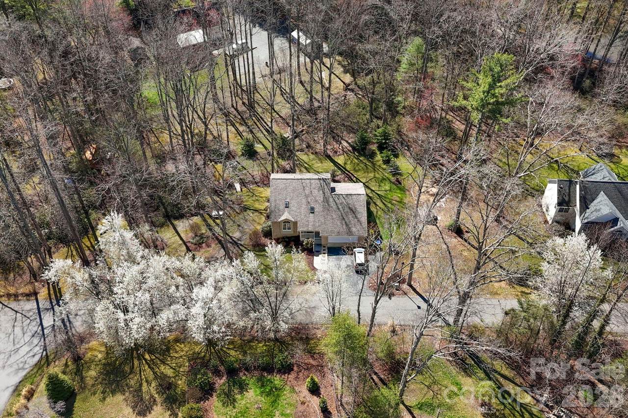 145 Fox Glen Drive - Photo 1
