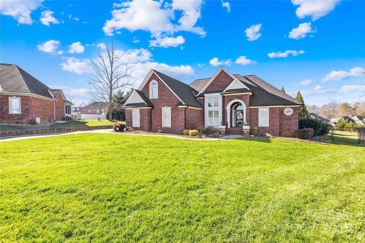 311 Kaitlyn Lane - Photo 1
