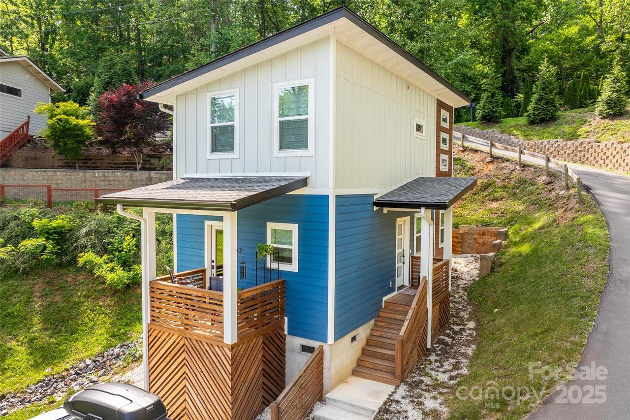 109 Thurland Avenue - Photo 1