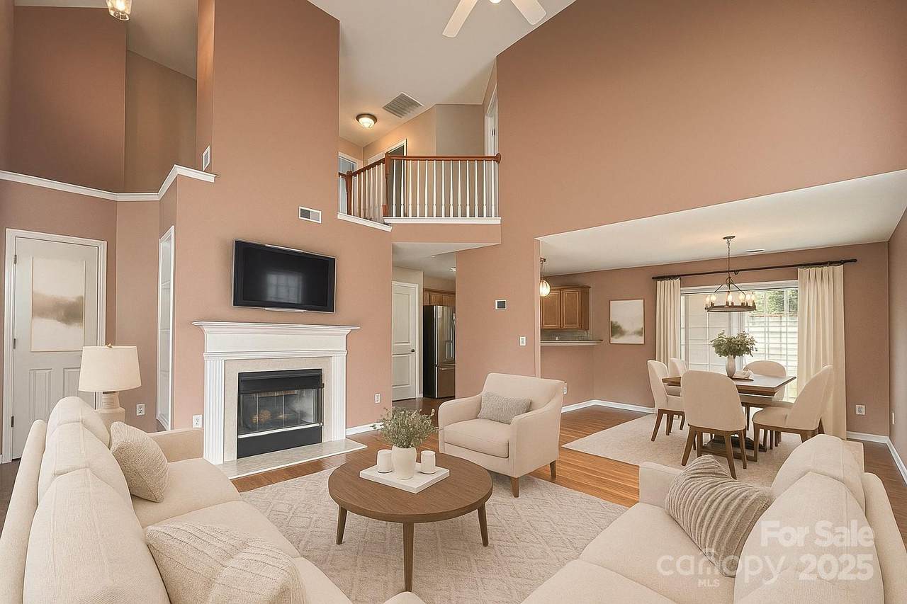 220 Holmes Court - Photo 1