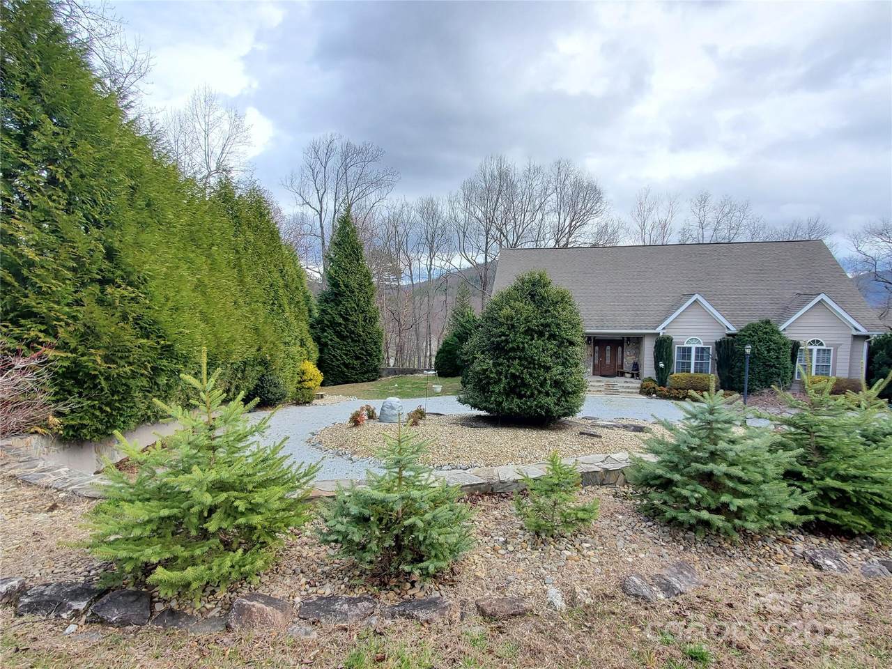526 Grand Oaks Drive - Photo 1