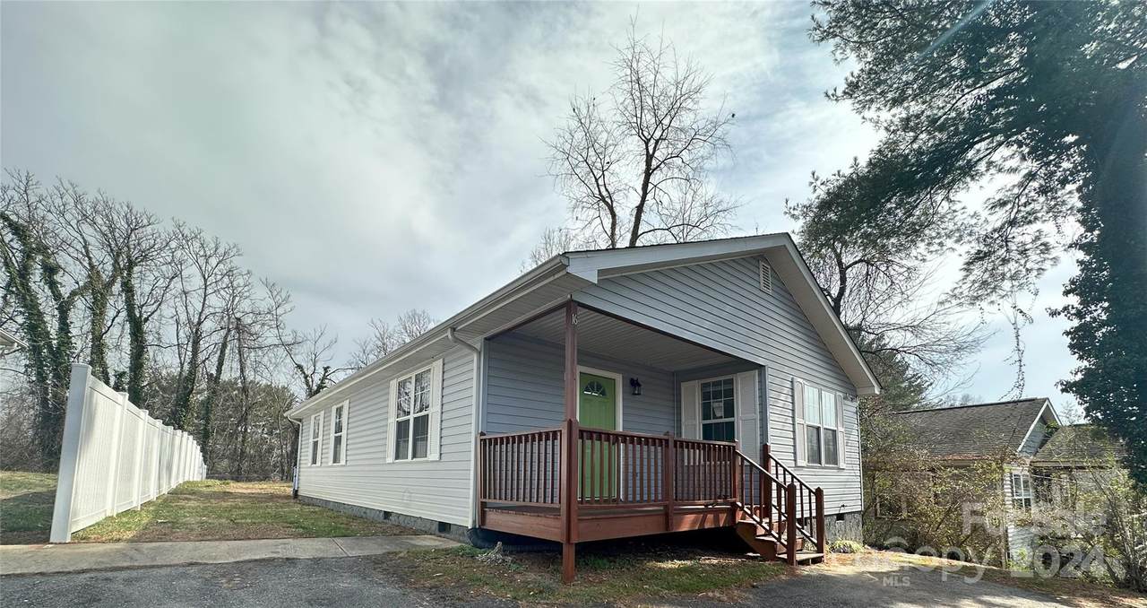 16 Hubbard Avenue - Photo 1