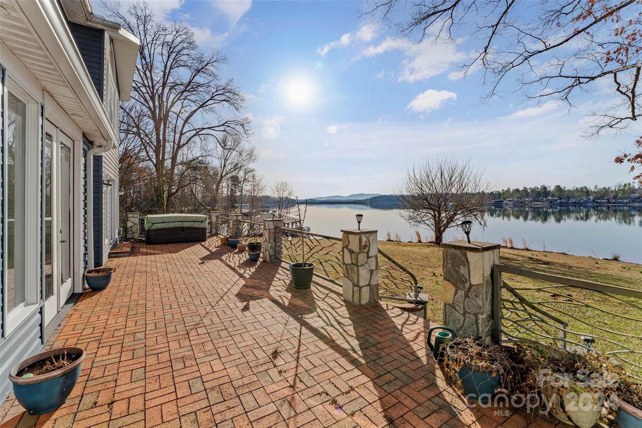 2302 East Point Road - Photo 1