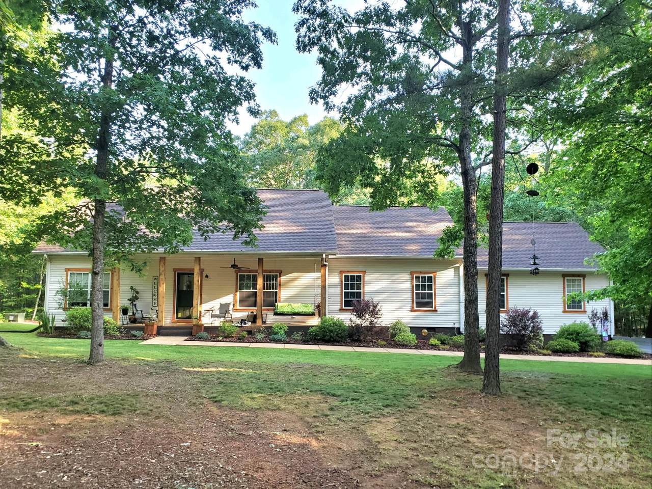 617 Emerald Bay Drive - Photo 1