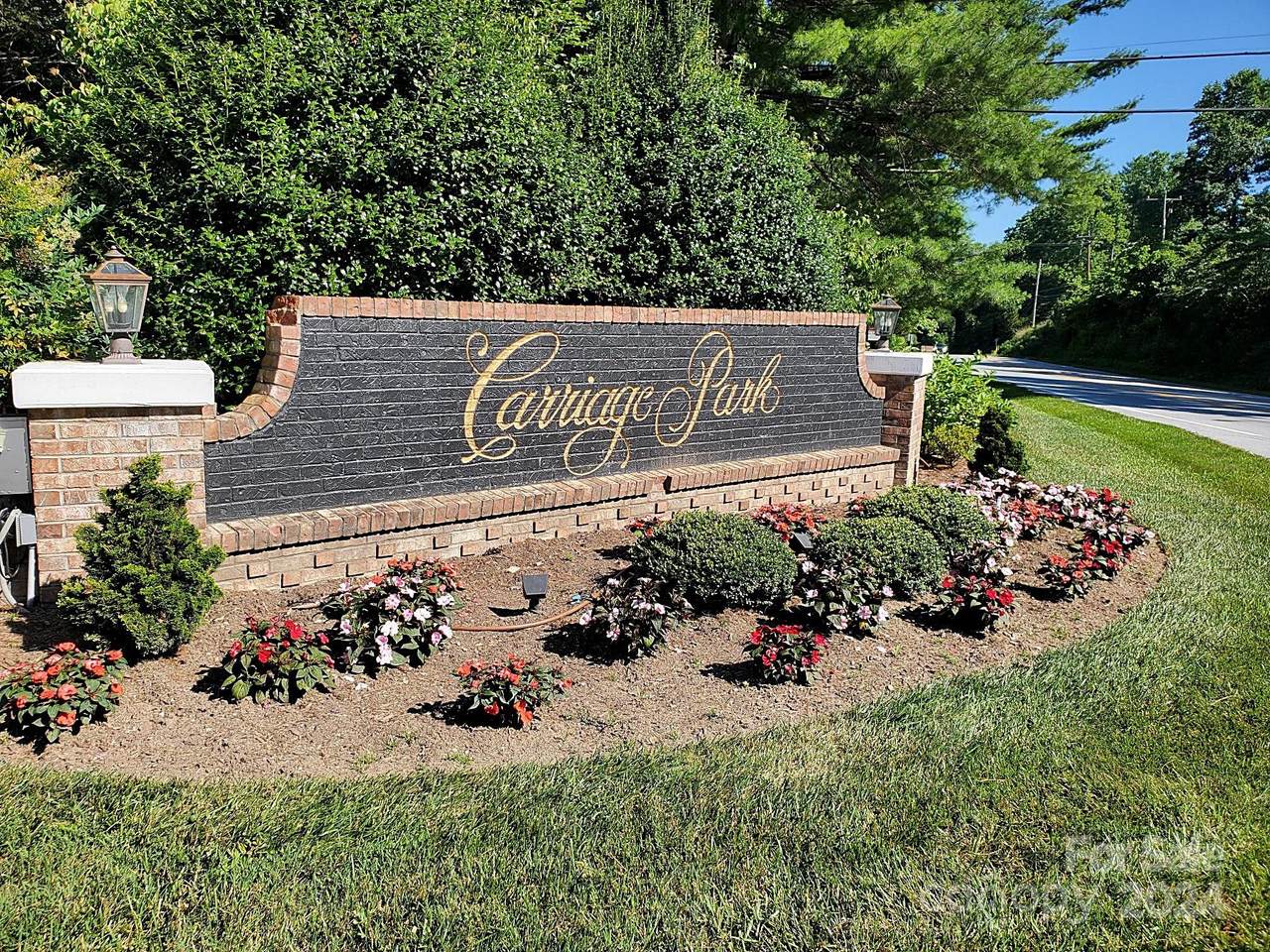 101 Wood Owl Court - Photo 1