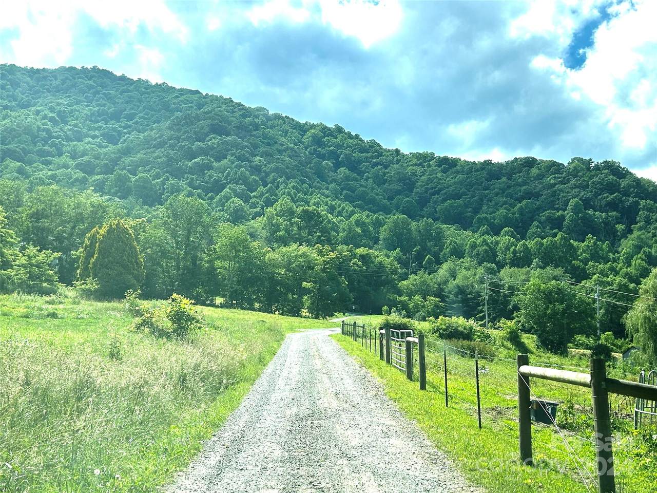 https://bt-photos.global.ssl.fastly.net/cmls/1280_boomver_1_4154687-1.jpg