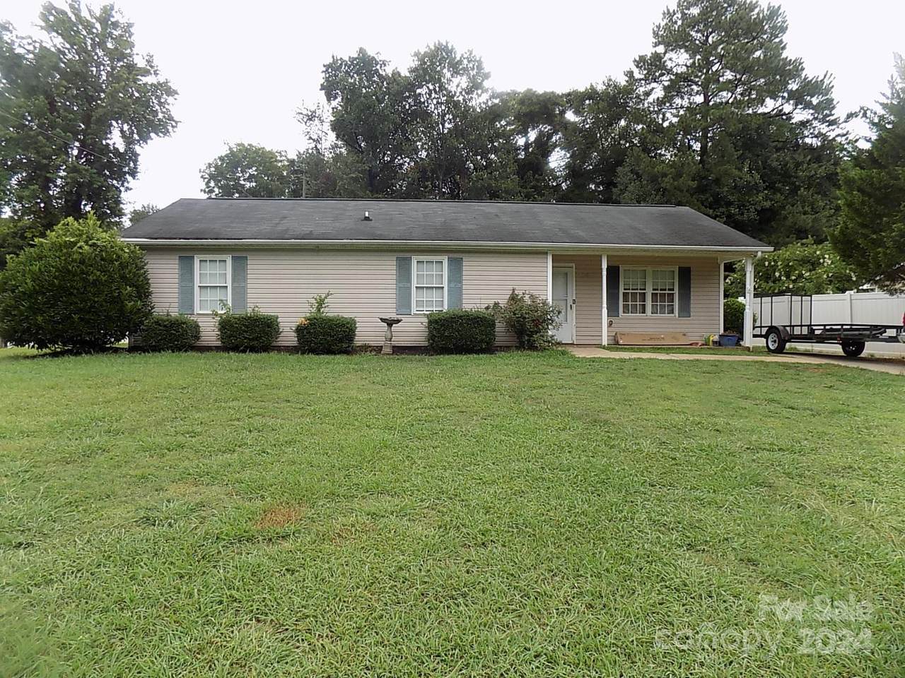 728 Smyre Drive - Photo 1