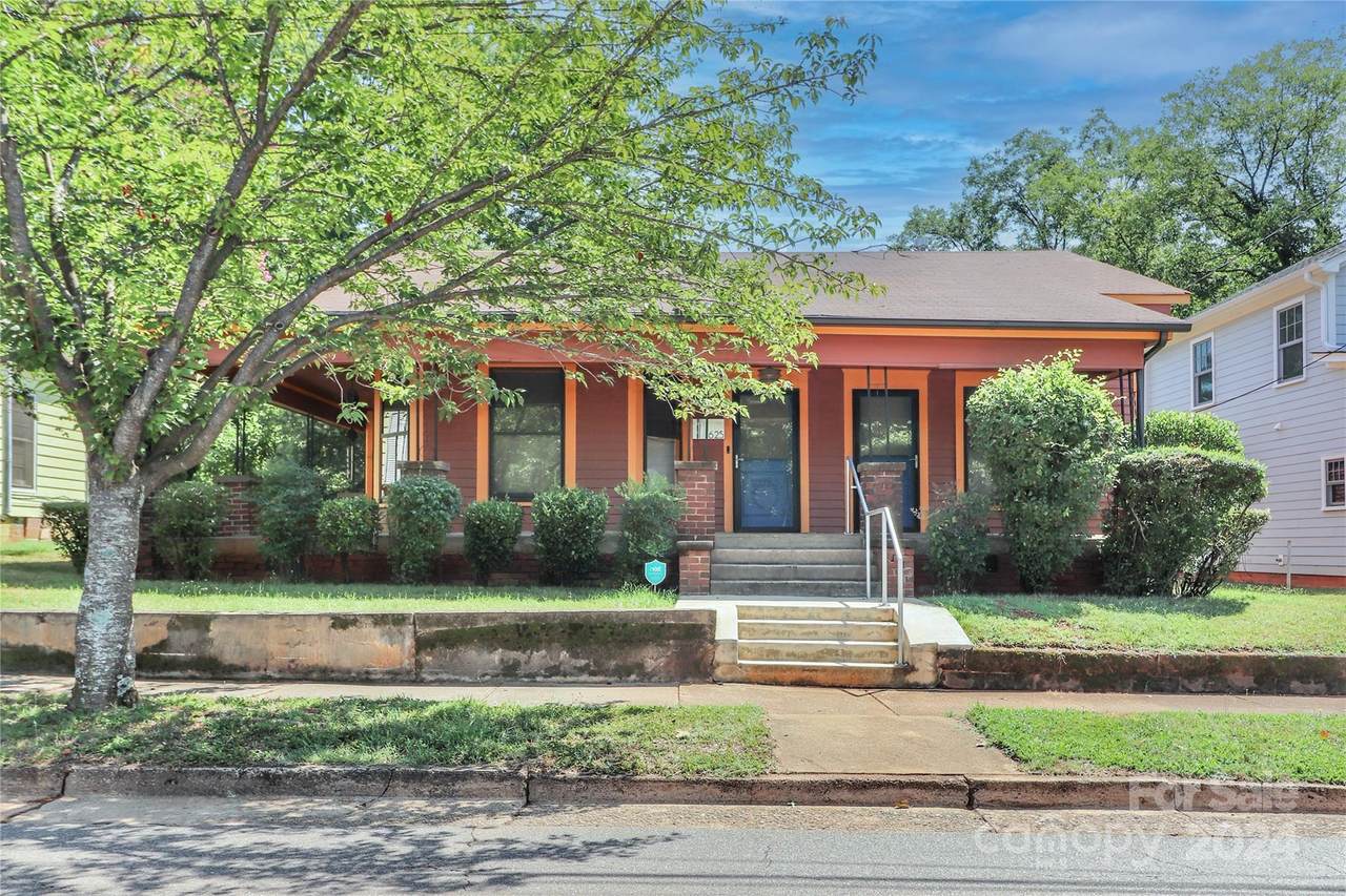 625 Race Street - Photo 1